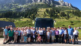 Busfahrt der Hauser Senioren nach Mühlbach und zum Arthurhaus